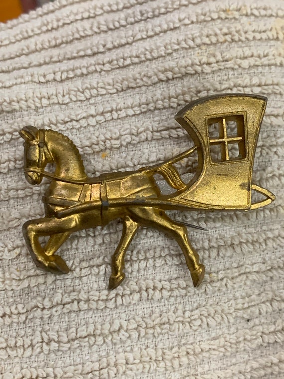 1940s Celluloid Horse & Carriage Sleigh Brooch Pi… - image 2