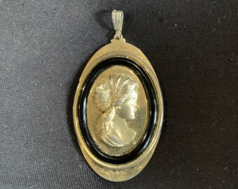 Rare 60s-70s AVON Marked Gold tone & Black Cameo Silhouette Lady Pendant Vintage GIFT Mothers Day Birthday Jewelry