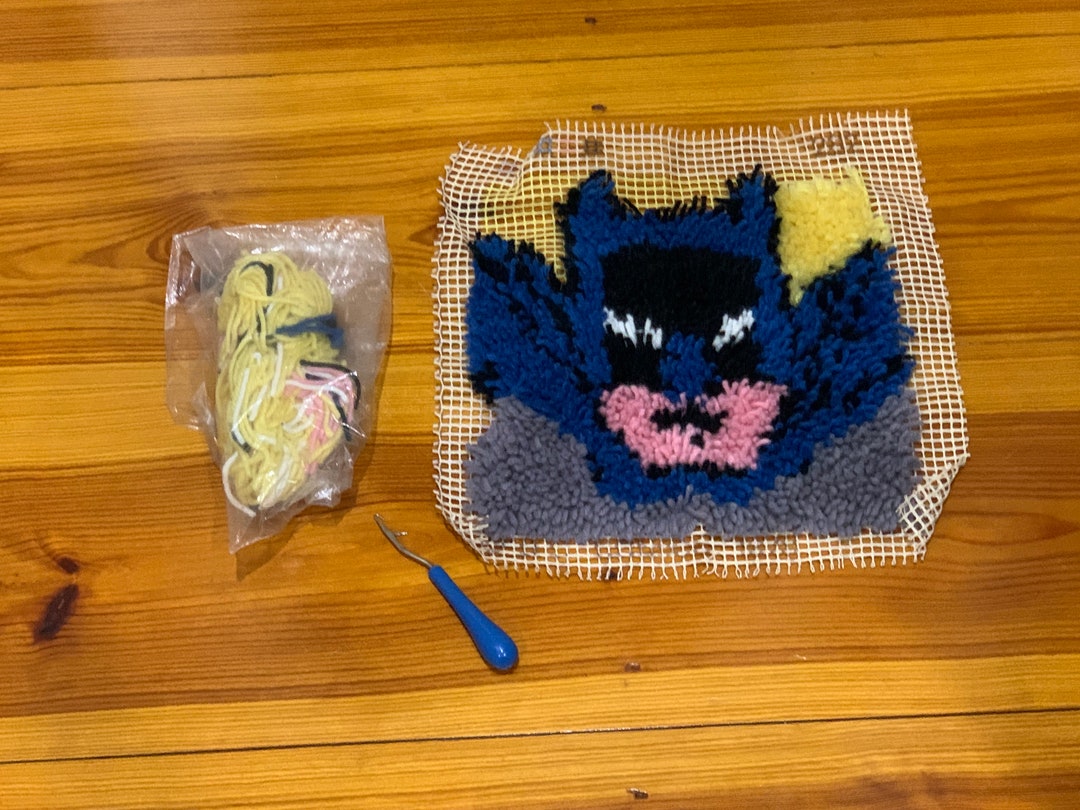 1978 DC Superhero Comics BATMAN Latch Hook Kit W Tool Marked KOREA 12 X