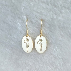 Birth Flower Earrings,Custom Flower Earrings,Floral Earrings,Personalized Minimalist Earrings,Gold Mama Earrings,Birthday Gifts,Gift for Her