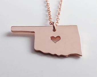 OK State Necklace,Oklahoma State Charm Necklace,State Shaped Necklace,Personalized State Necklace Rose Gold State Necklace With A Heart