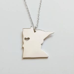MN State Necklace,Minnesota State Necklace,MN State Charm Necklace,State Shaped Necklace,Personalized MN State Necklace With A Heart