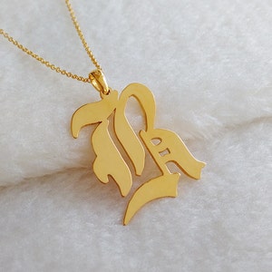 Old English Necklace,Single Letter Necklace,Gold One Letter Necklace,Personalized Carmen Electra Style Initial Pendant Necklace