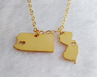 Georgia Bulldogs School Letter Logo Pendant Necklace Gold Plated Silver 20x30mm 18 Inches