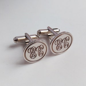 Groom Wedding Gift,Silver Men CuffLinks,Engraved Circle Monogram CuffLinks,Gift for Fathers Day,Elegant Monogrammed Cufflinks