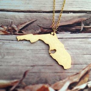 Collana con ciondolo dello stato della Florida, collana dello stato della Florida, collana a forma di stato, collana personalizzata dello stato della Florida, collana dello stato in argento con un cuore