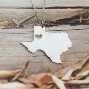 Texas State Necklace,TX State Charm Necklace,State Shaped Necklace,Personalized Texas State Necklace 18k Gold State Necklace With A Heart
