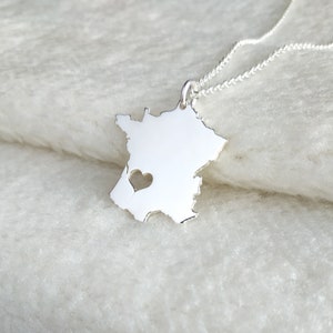Kaart ketting van Frankrijk, aangepaste ketting voor elk land, bedelketting Frankrijk, ketting met aangepaste kaart, ketting in de vorm van een staat, aangepaste ketting met een hart