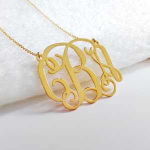 Collar con monograma dorado, collar con monograma de 3 iniciales, collar personalizado de 1,25 pulgadas, collar con placa de identificación, collar con letras, regalo de Navidad.