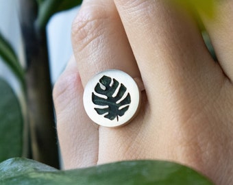Monstera leaf sterling silver and wood ring, Unique plant gift for her, Nature inspired minimalist statement ring, Botanical green ring