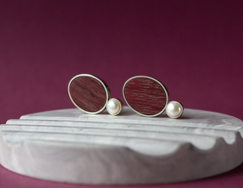 Pink wood modern minimalist pearls earrings, 5th anniversary gift for her, Wood anniversary gift for wife, Unusual wooden earrings image 8