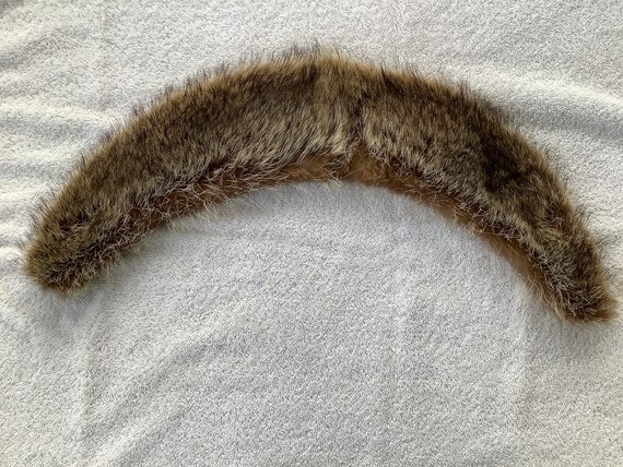 Fur collar with attached snap/pin, raccoon - image 2