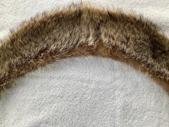 Fur collar with attached snap/pin, raccoon - image 3