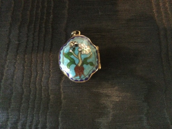 Chinese enamel locket, 1980s, aqua enamel with co… - image 4