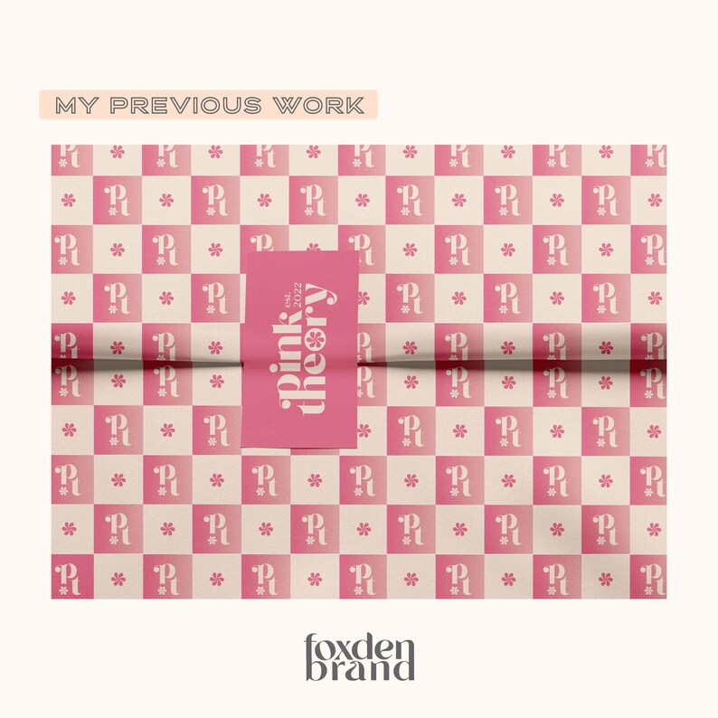 以下が含まれることがあります： ピンクと白の市松模様に、ピンクのロゴが「pink theory est. 2022」と白文字で書かれている。画像の下部に「foxden brand」の文字がある。