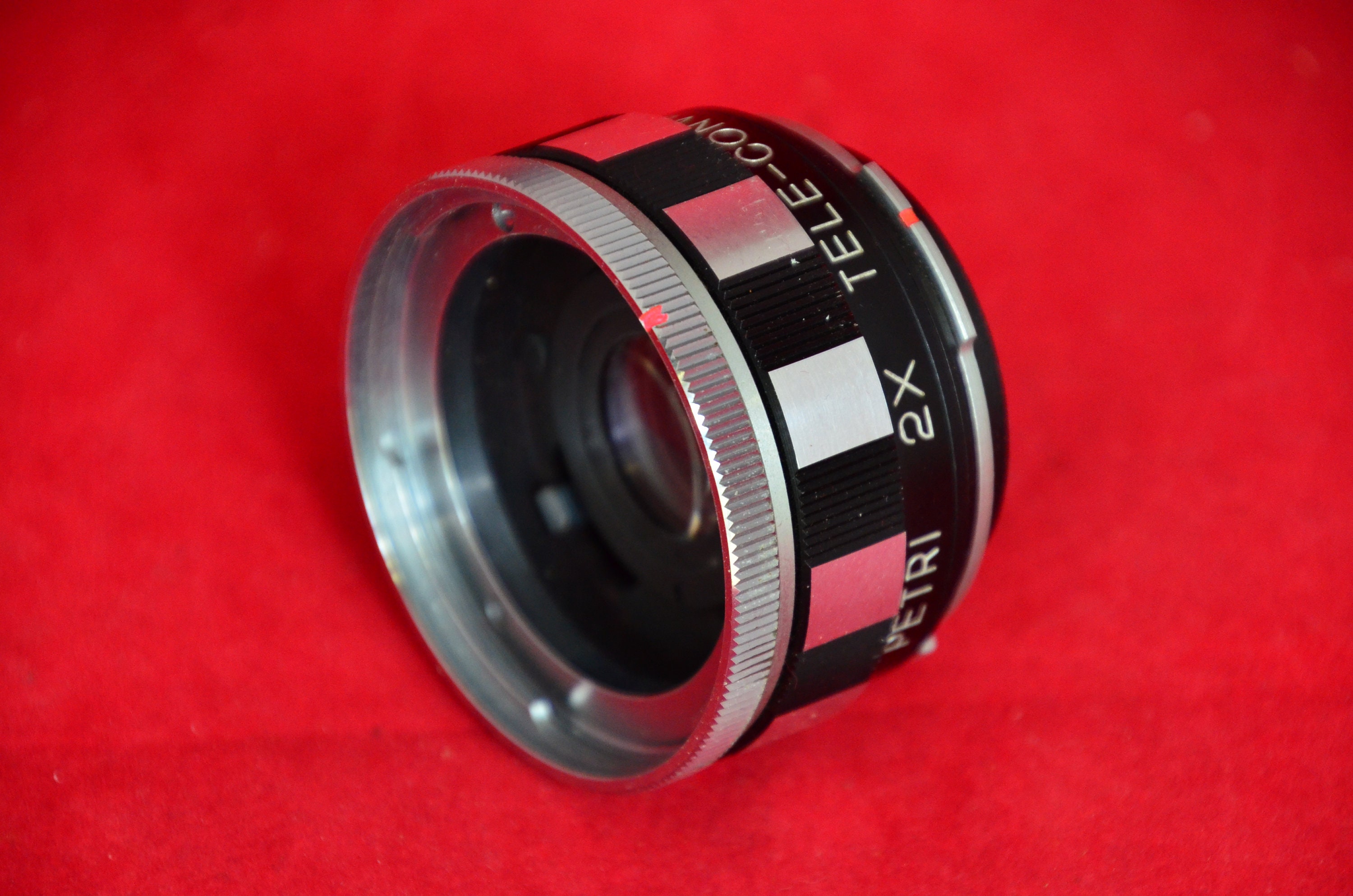 Petri 2x tele-converter petri fitting in case