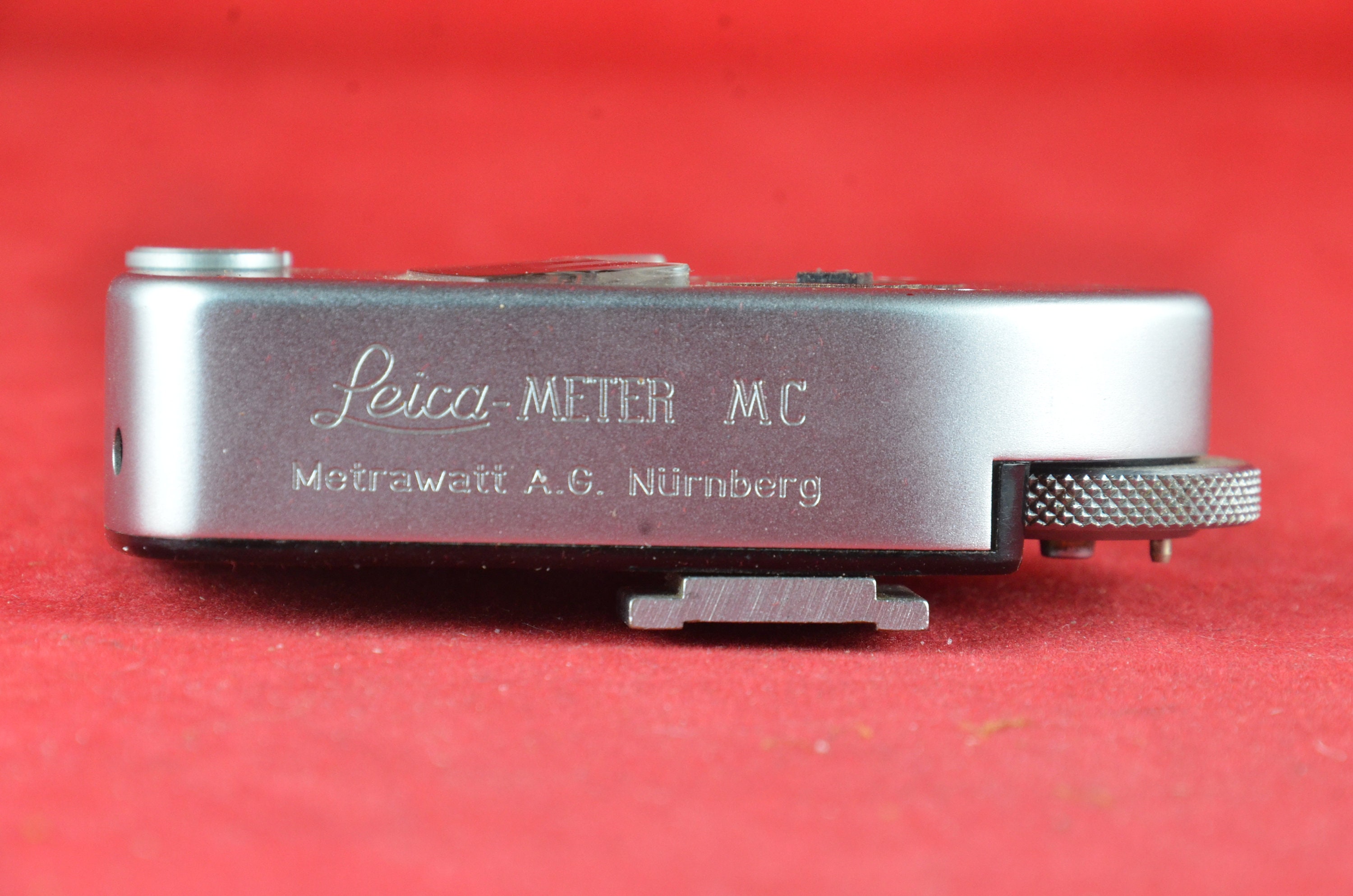 Lot 100 - A Selection of Leitz Leica Accessoires