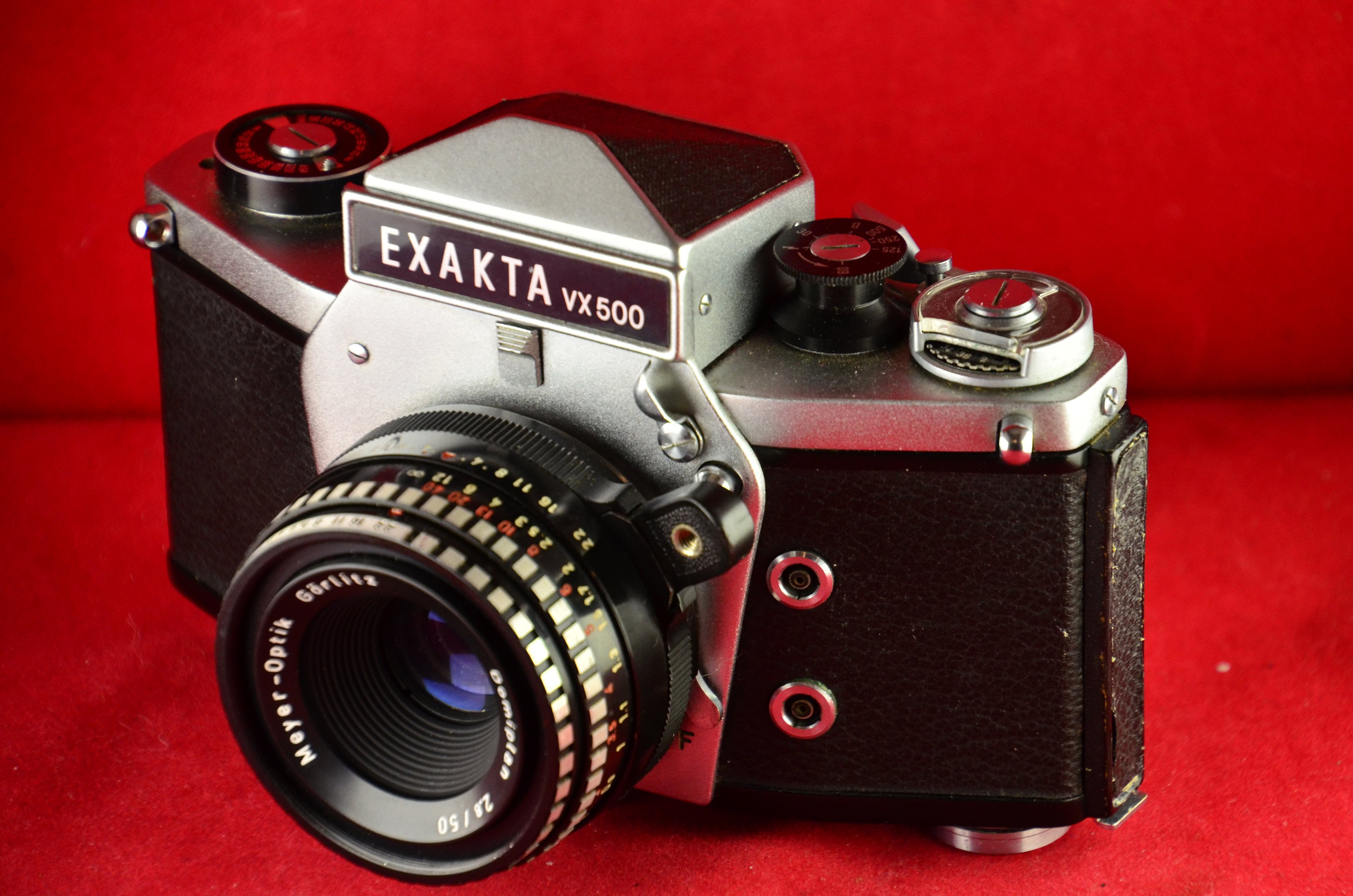 Exaktaカメラケース 002 <Exakta Camera Case> Ihagee Exakta 66 vintage film SLR Camera. Zeiss TESSAR 80mm