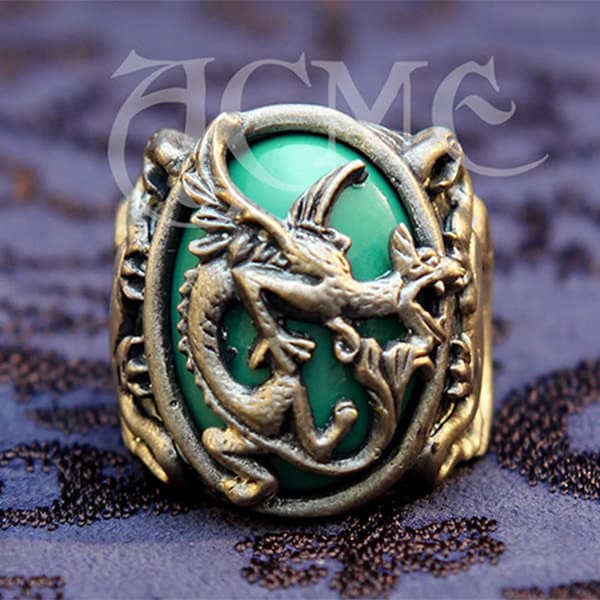 J Sparrow Griffin dragon Ring Pirates of the Caribbean Prop Extreme detail. ACME EXCLUSIVE