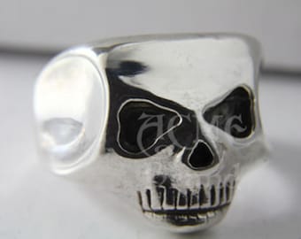 Johnny Depp Replica Plain Skull Pirate ring Sterling Silver ACME Brand Is original Maker of this scuplt