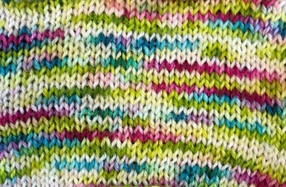 Les Funky - - - main teint Fingering - mérinos Superwash de 80/20 et Nylon - 3 plis en Magenta, vert et bleu Blright 817dca Les Funky - - - main teint Fingering - mérinos Superwash de 80/20 et Nylon - 3 plis en Magenta, vert et bleu Blright 817dca