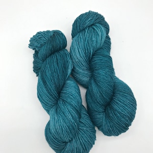 Pacific - Hand Dyed Fingering -  - 3 PLY - 80/20 SW Merino/ Nylon in light green for knitting and Crochet