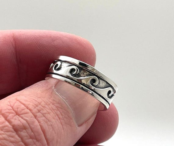 Oxidized Silver Wave Ring // 925 Sterling Silver // Sizes 7 to 13