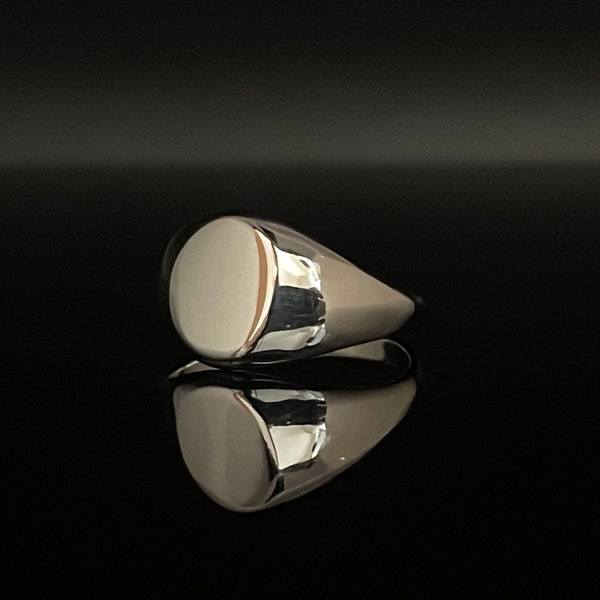 Oval Signet Ring // 925 Sterling Silver // Unisex Silver Ring