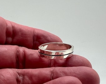 Silver Line Band Ring // 925 Sterling Silver // Sizes 8 to 12