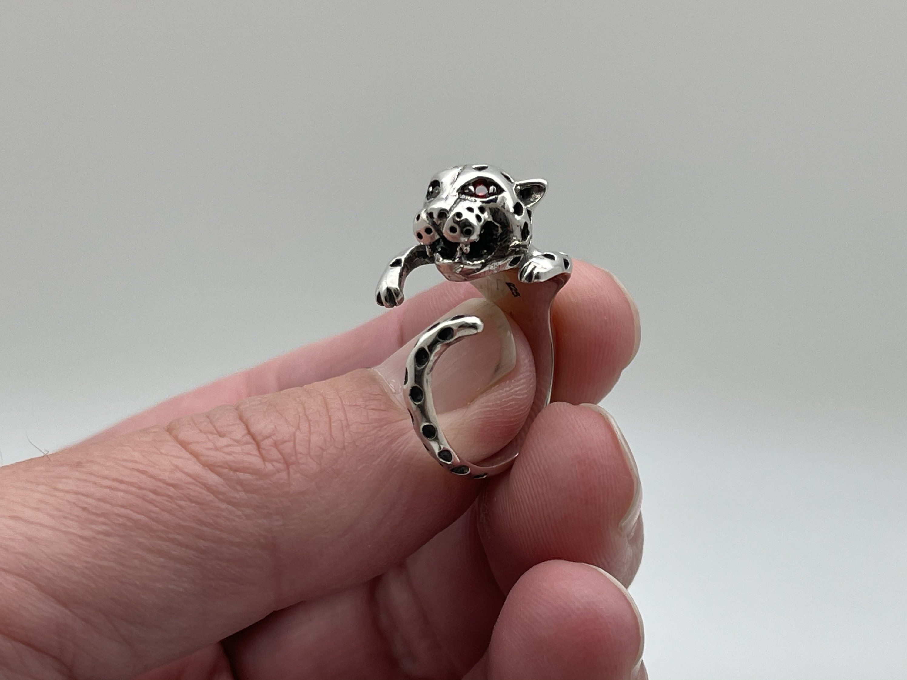 Cheetah ring deals top