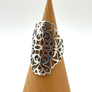 Filigree Silver Ring // 925 Sterling Silver // Silver Scroll Ring image 2