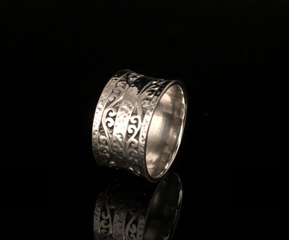 Scroll Ring // Oxidized Swirl Vines Silver Ring // 925 Sterling Silver // Sizes 6, 7, 8, 9 - Etsy Scroll Ring // Oxidized Swirl Vines Silver Ring // 925 Sterling Silver // Sizes 6, 7, 8, 9 - Etsy