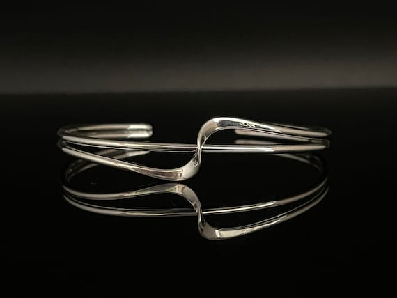 アクセサリー Vintage Silver Wide Wave Caff Bangle 925 Silver Wave Cuff - 925 Sterling Silver - Wavy Silver Cuff