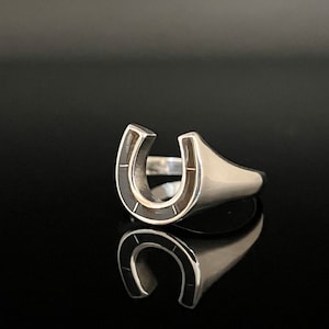 Silver Horseshoe Ring with Genuine Onyx Inlay // 925 Sterling Silver // Horseshoe Ring // Sizes 7 to 12