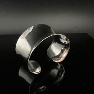 ブレスレット Silver925 Bulky Concave Bone Wide Bracelet / Bangle / Cuff Silver925 Bulky Concave Bone Wide Bracelet / Bangle / Cuff