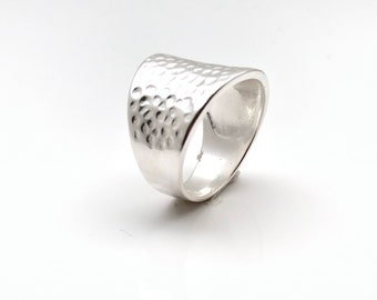 Hammered Band Silver Ring Size 10 // 925 Sterling Silver // Women's Silver Ring // Concave Hammered Ring