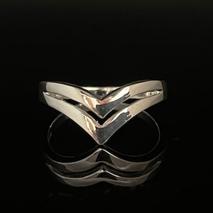 Layered Chevron Silver Ring // 925 Sterling Silver // V Shape Sterling Silver Ring // Ring for Women