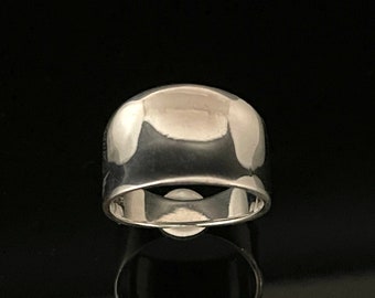 Concave Silver Ring // Sterling Silver // Women’s Silver Ring