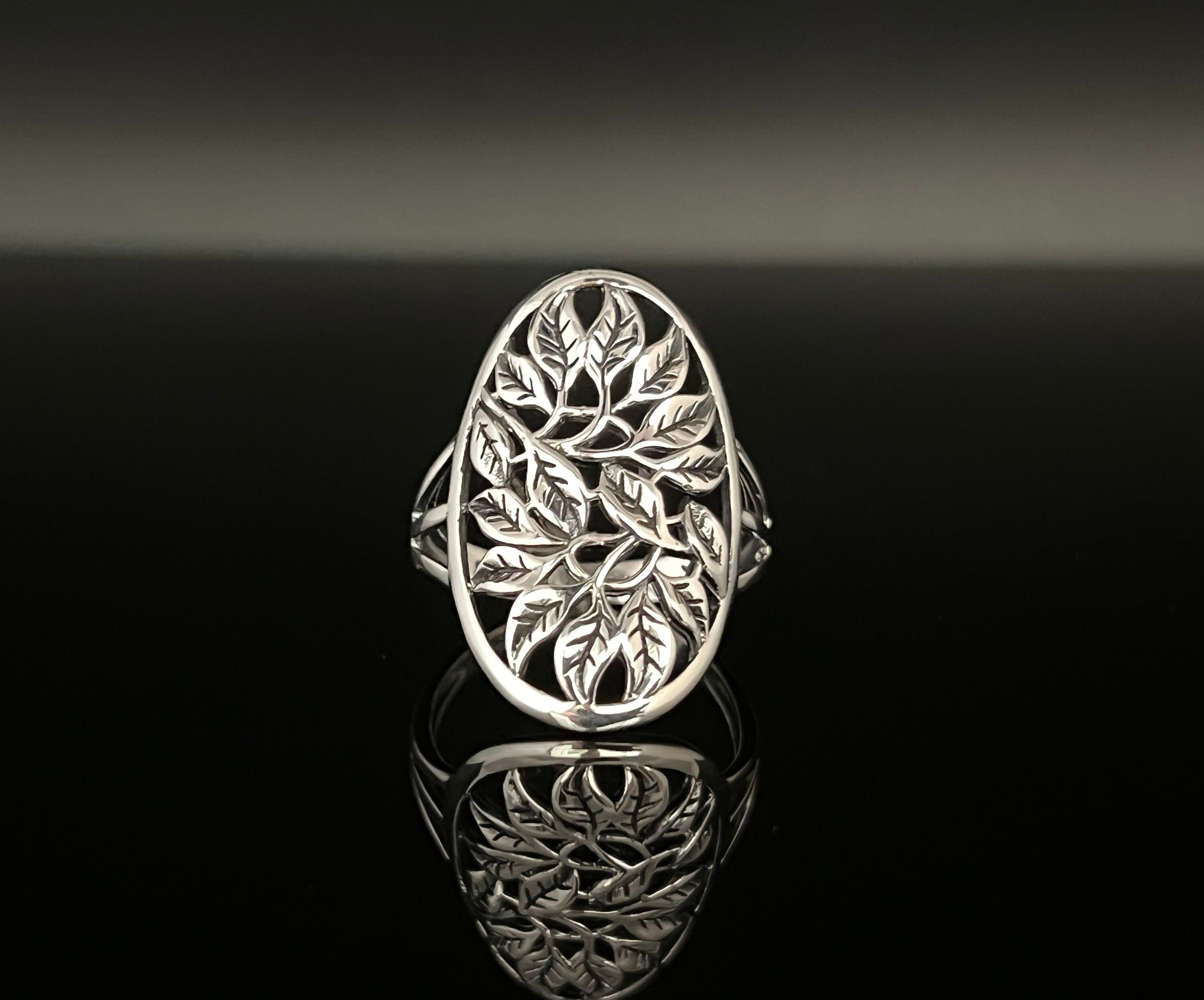 agete silver ring 指輪 «Leaf design» agete silver ring 指輪 «Leaf design»