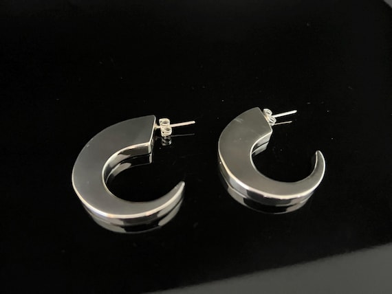 BIG CRESCENT HOOP EARRINGS-SILVER925-ピアス Crescent Hoop Earrings - 925 Sterling Silver - 1.5 Inches - Etsy