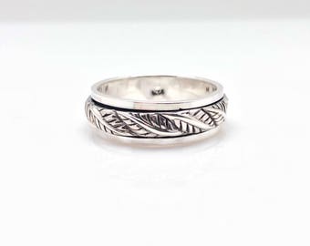 Oxidized Sterling Silver Leaf Spinner Ring