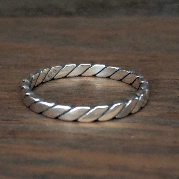 Thin Braided Silver Ring // 925 Sterling Silver // Hammered Braided Silver Ring // Sterling Ring