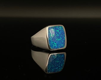 Anillo de sello de plata de ley para hombre: Ópalo de laboratorio azul - Tallas 7 a 13