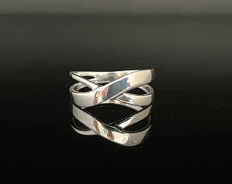 Sterling Silver Criss Cross Ring // 925 Sterling Silver // Sizes 6 to 9