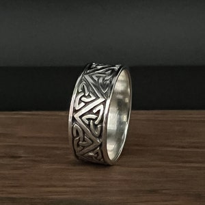 Mens Celtic Ring // 925 Sterling Silver // Triquetra Celtic Ring // Sizes 7 to 12