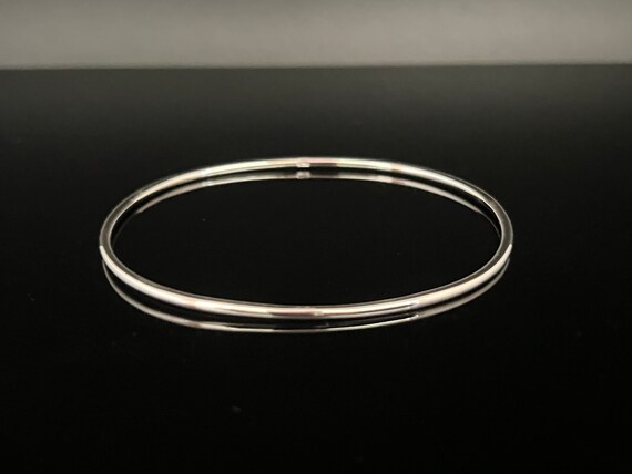 Amazing Sterling Silver Plain Shiny Design Round Bangle