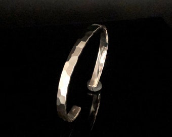 Brazalete de plata de ley martillada - Talla 7