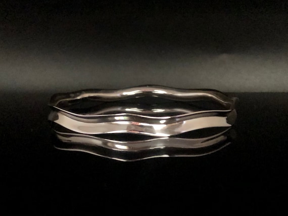 Bracciale rigido ondulato in argento sterling - polso da 7 pollici - Italia