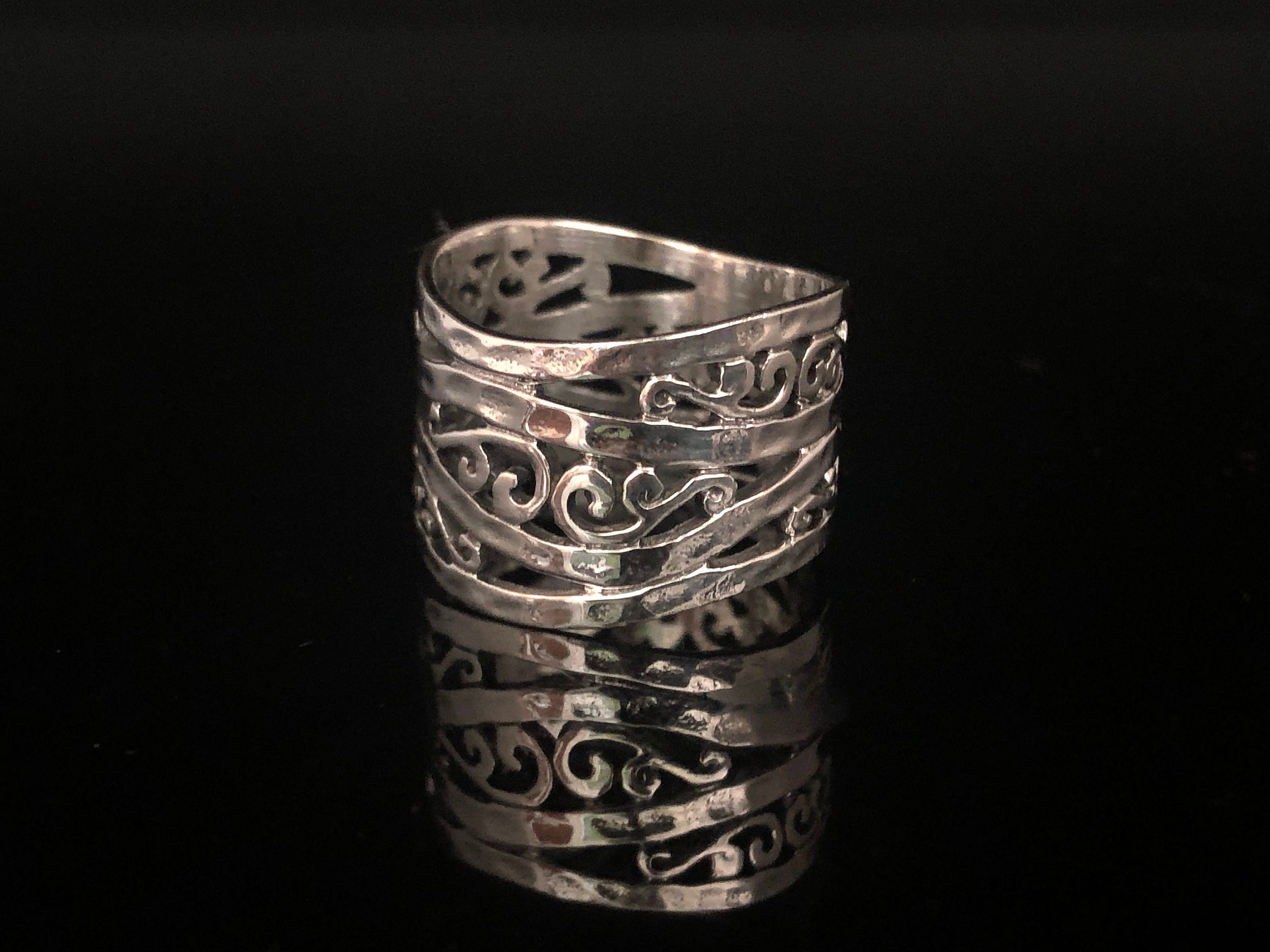 Hammered Swirl Band Ring // 925 Sterling Silver // Ring for