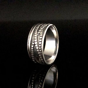 Notched Pattern Silver Band Ring // Oxidized Silver Ring // 925 Sterling Silver